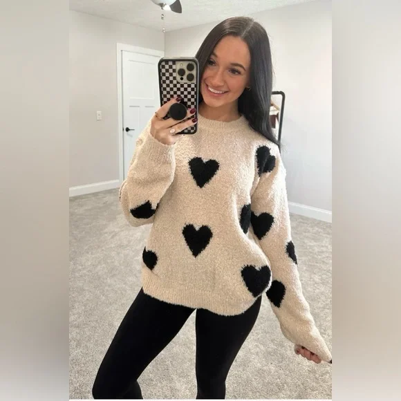 NEW Hem & Thread Cozy Heart Pattern Sweater  Cream and Black Size Small - Picture 2 of 11